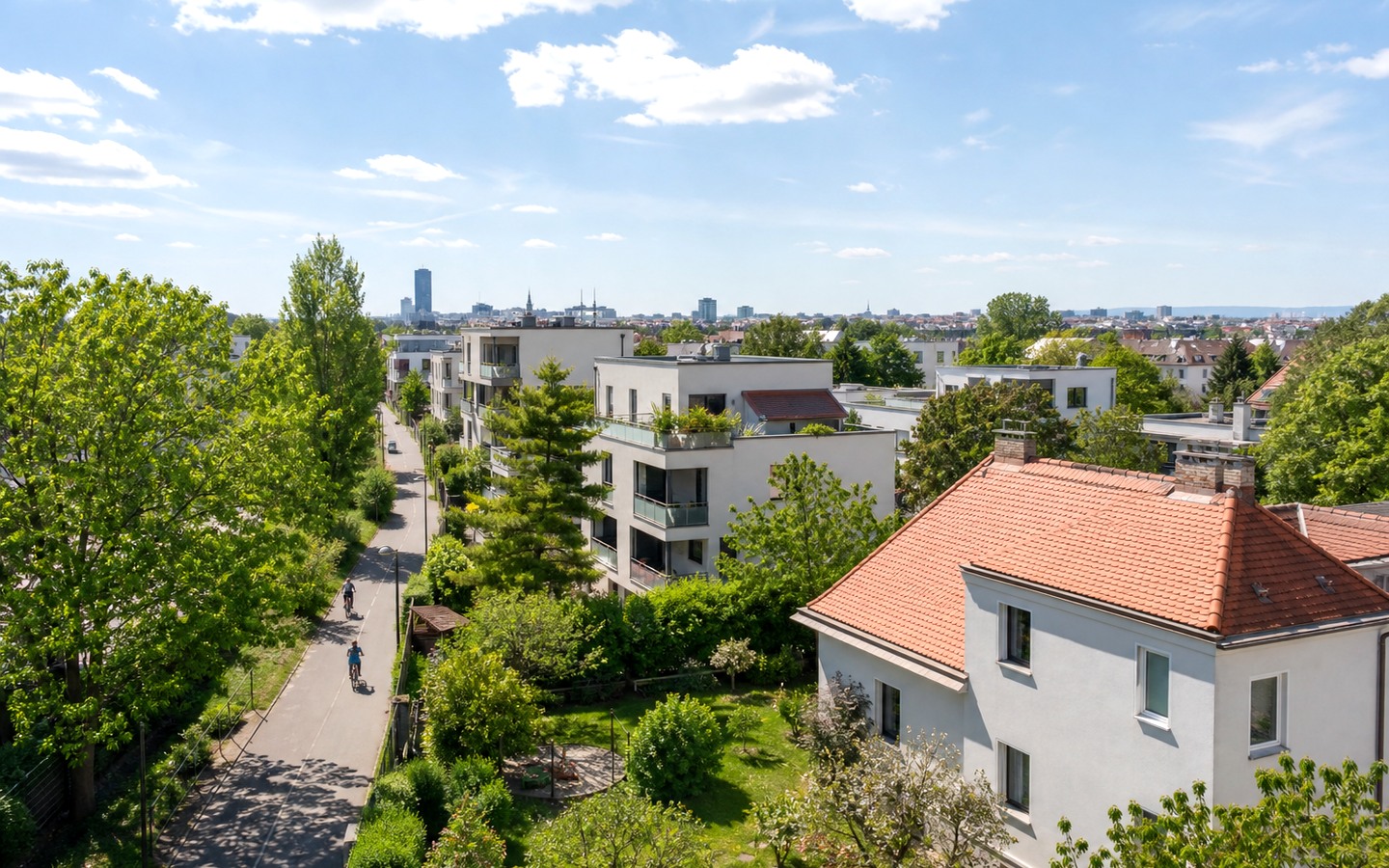 Entlang der Wagramer Straße als helles Symbolbild für kagran.com
